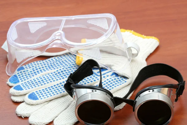 Safety glasses and gloves — Stock Photo, Image