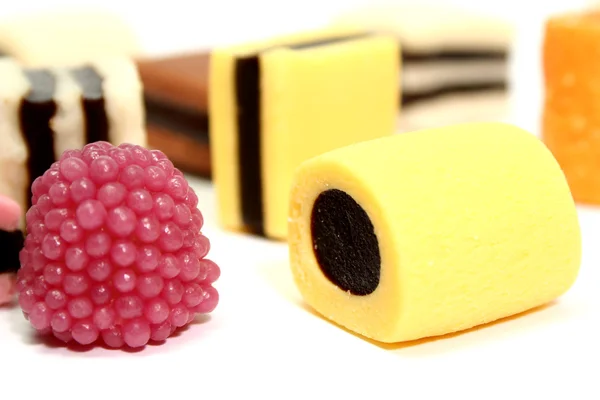Fruchtbonbons in Form verschiedenfarbiger Rollen 2 — Stockfoto