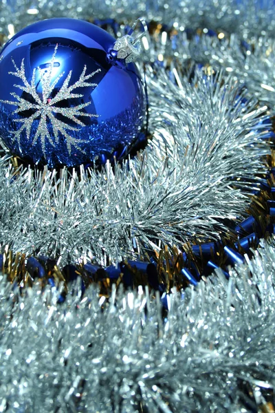 Esfera de vidro de Natal com um padrão 2 — Fotografia de Stock