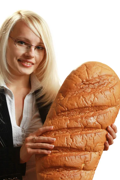 Büyük ekmek ile genç çekici iş kadını — Stok fotoğraf