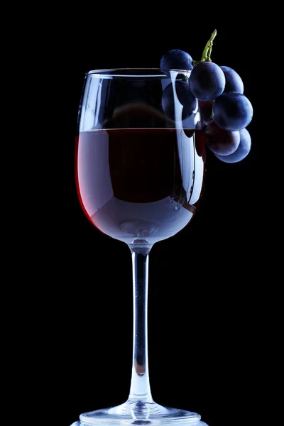 Mavi üzüm küme ve kırmızı şarap