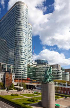 la heykeli de paris savunma