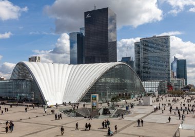La defense kalabalık