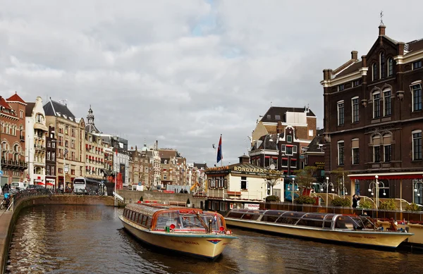 Kanal i amsterdam — Stockfoto