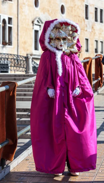 Венецианский костюм — стоковое фото