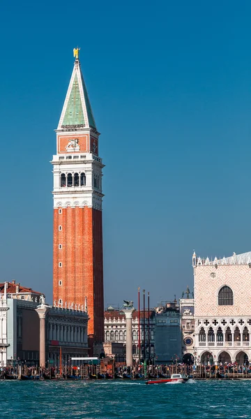 De Venetiaanse campanille — Stockfoto