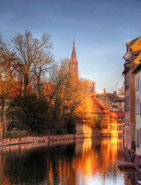 Réflexions en soirée à Strasbourg — Photo