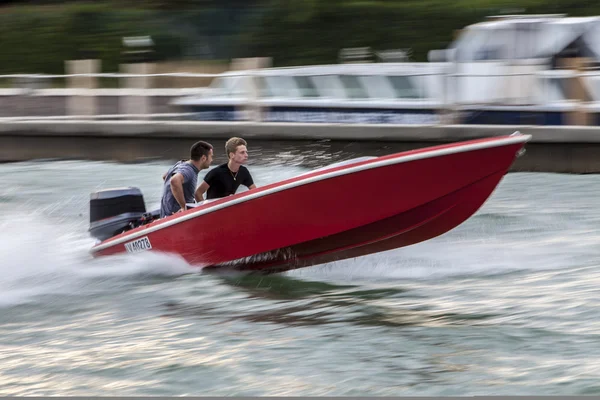 Barco de alta velocidad — Foto de Stock