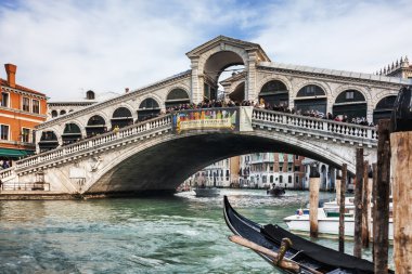 Rialto Köprüsü