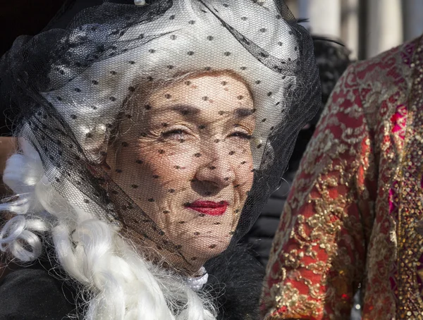 Femme avec un voile — Photo