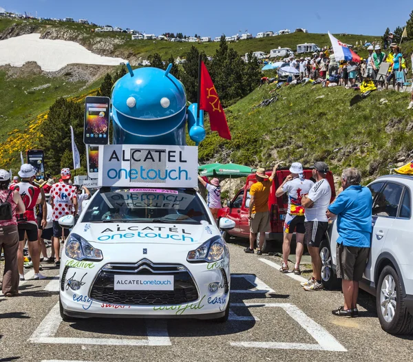 Alcatel one-touch auto in Pyreneeën — Stockfoto