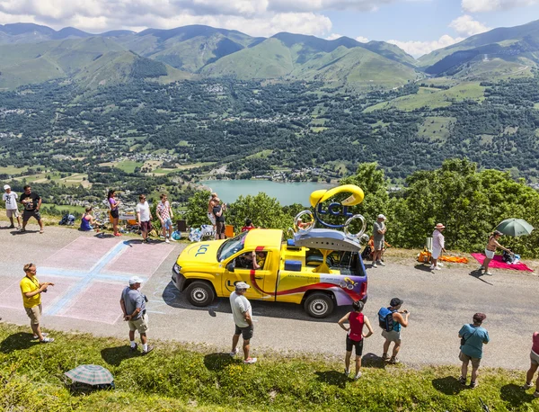 Voiture LCL pendant la caravane de publicité — Photo