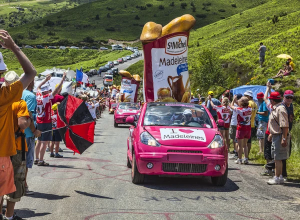 Publicity Caravan in Pyrenees — Stock Photo, Image