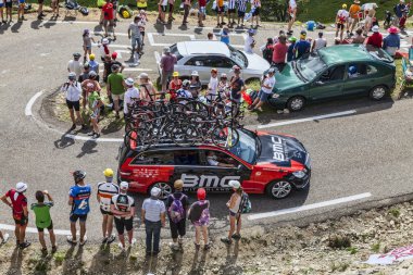 Pirenes Dağları 'nda BMC Ekibi Teknik Araba