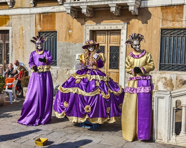 Disguised Venetian People — Stock Photo, Image