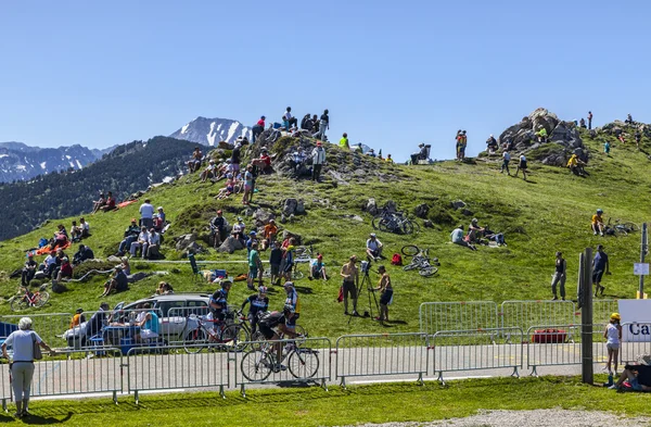 Cycling Fans in Mountains — Stock Photo, Image