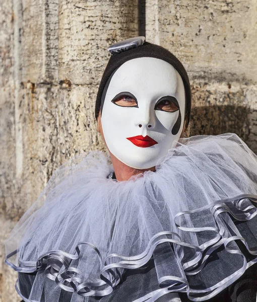 Maske mit einem Tropfen — Stockfoto