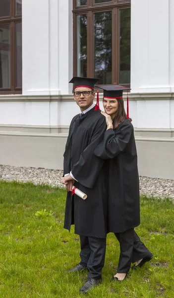 Casal no Dia da Graduação — Fotografia de Stock