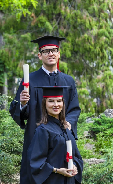 Couple in the Graduation Day — Stock Photo, Image