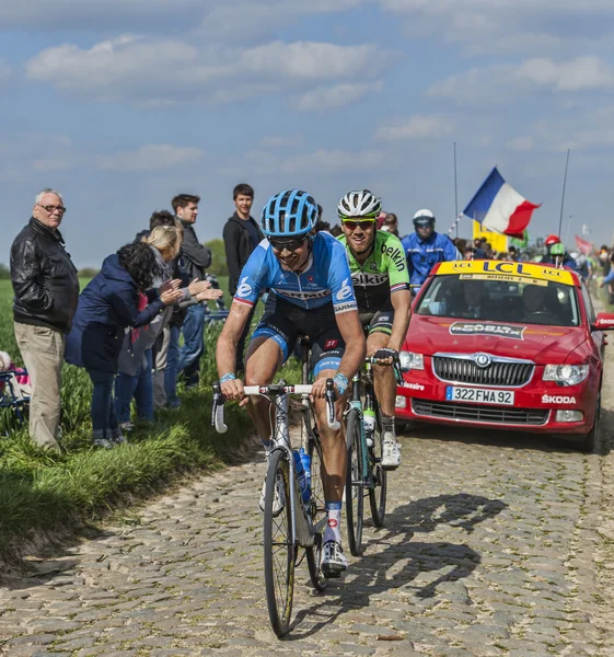 Dos ciclistas - Paris Roubaix 2014 — Foto de Stock