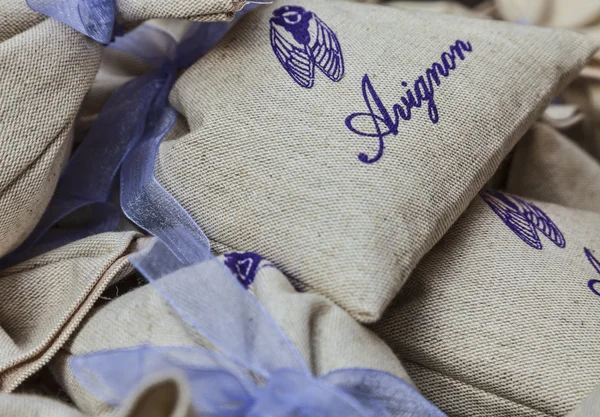 Lembranças de Avignon - Pequenos sacos com lavanda — Fotografia de Stock