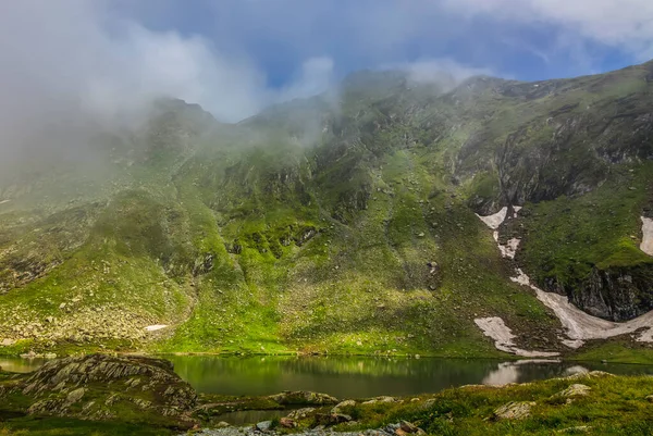 Detalhe Lago Moutain Nuvens Alta Altitude Fagaras Mountains Romania Localização — Fotografia de Stock
