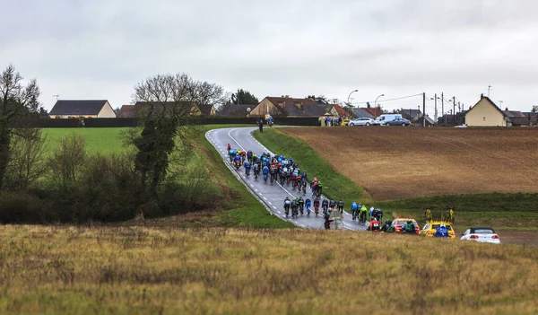 Angerville Frankrijk Maart 2017 Het Peloton Rijden Een Natte Weg — Stockfoto