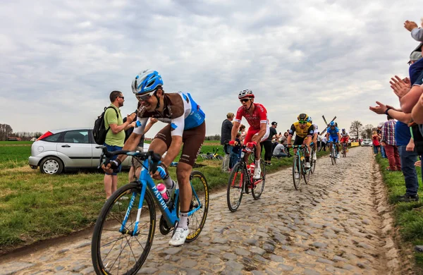 Templeuve Frankrijk April 2018 Het Peloton Rijden Geplaveide Weg Templeuve — Stockfoto