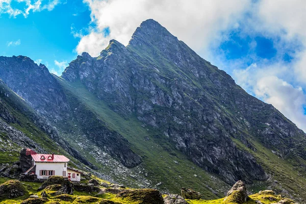 Image Chalet Located High Altitude Fagaras Mountains Romania — Stock Photo, Image