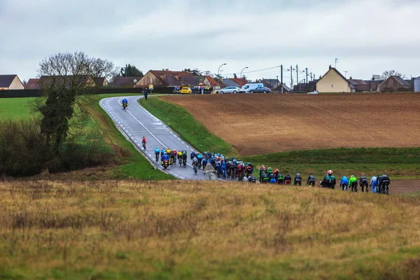 Angerville Γαλλία Μαρτίου 2017 Peloton Οδήγηση Βρεγμένο Οδόστρωμα Κατά Δεύτερο — Φωτογραφία Αρχείου