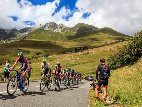 Col Madeleine France August 2020 Rear View Peloton Climbing Road — Stock Photo, Image