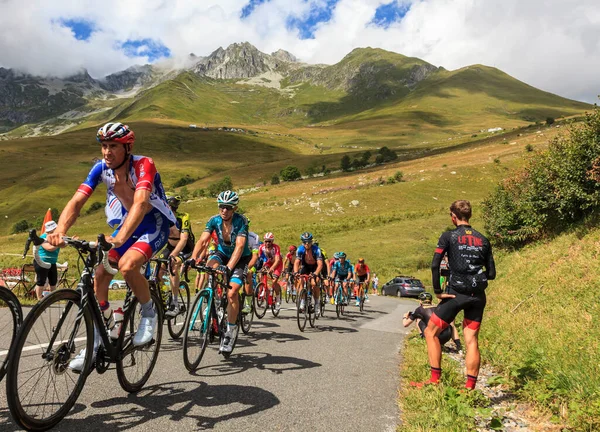 Col Madeleine Frankrijk Augustus 2020 Achteraanzicht Het Peloton Dat Weg — Stockfoto