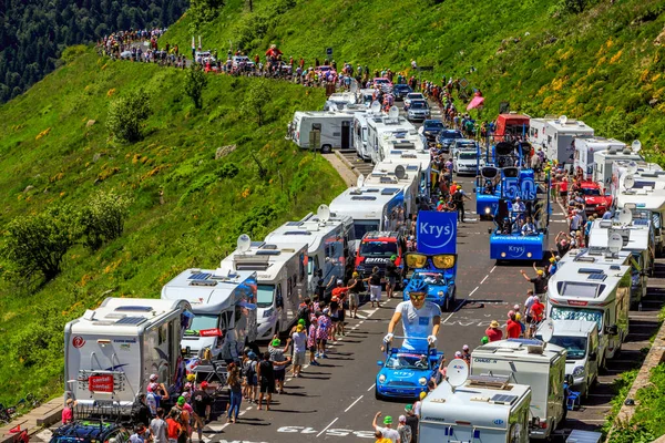 Pas Peyrol France July 2016 Krys Caravan Passing Publicity Caravan — 스톡 사진