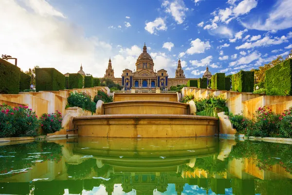 Placa De Espanya, o Museu Nacional de Barcelona. Espanha — Fotografia de Stock