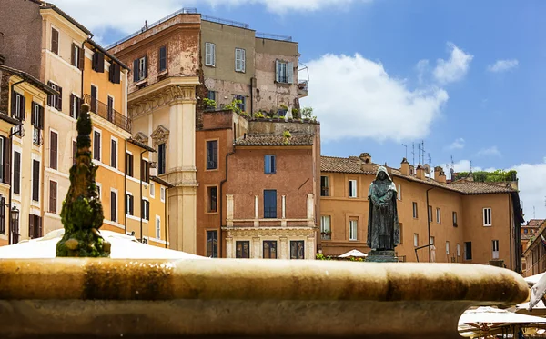 Giordano bruno heykelinin campo de' fiori, rome. İtalya.