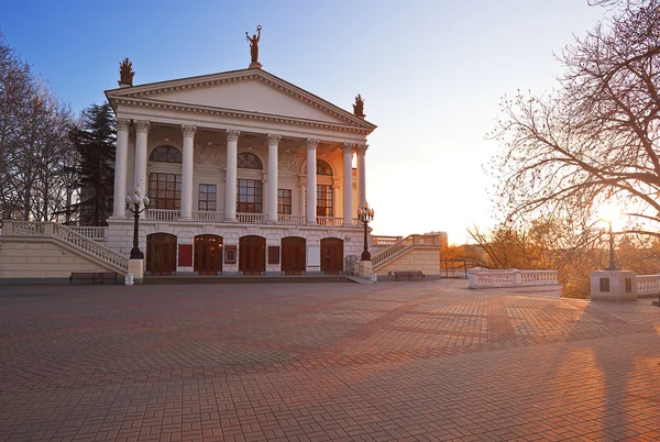Sivastopol içinde bina bir tiyatro. Kırım.