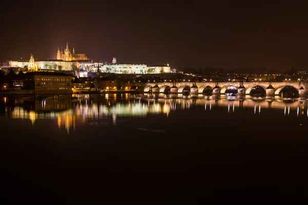 Wieczorem widok z Pragi. Czechy — Zdjęcie stockowe