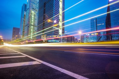 gece trafik cityscape özgeçmişlerine rotaları