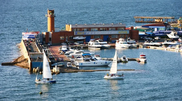 Jachten in de zee — Stockfoto