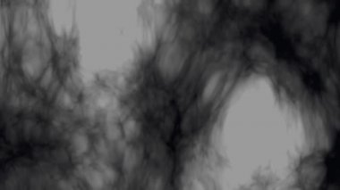 Karanlıkta tüttürür