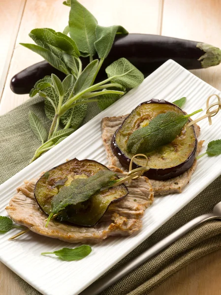 Saltimbocca with eggplants — Stock Photo, Image