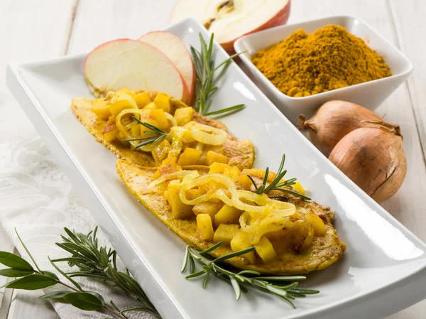 Escalope with apple onions and curry — Stock Photo, Image