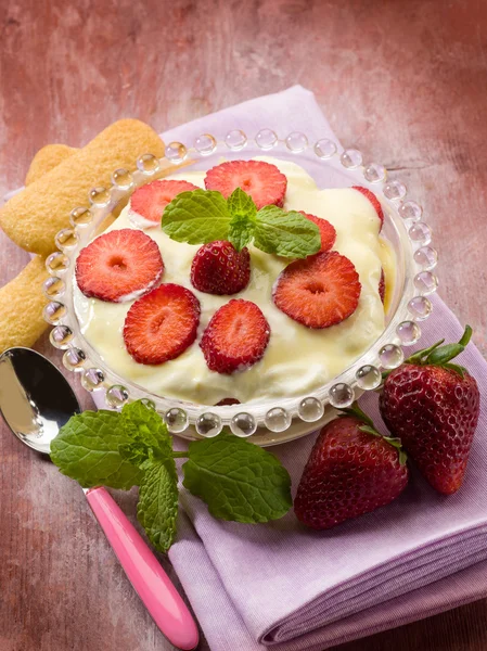 Strawberry tiramisu dessert — Stock Photo, Image