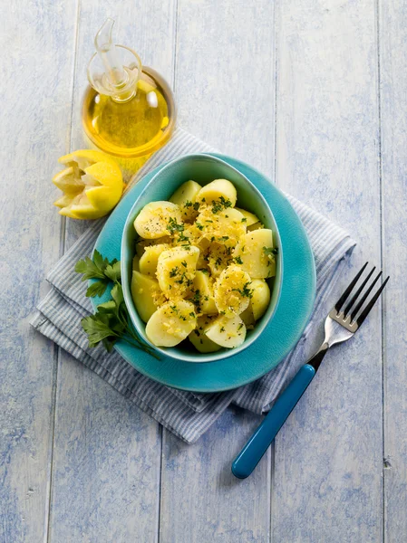 Potatoes salad with parsley and pepper — Stock Photo, Image