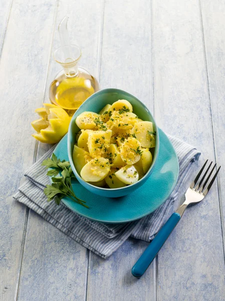 Potatoes salad with parsley and pepper — Stock Photo, Image