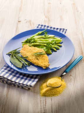 düz yeşil fasulye ve Mısır unu kotletpane pirzola