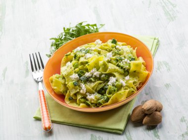 roka almons ve ricotta Tagliatelle