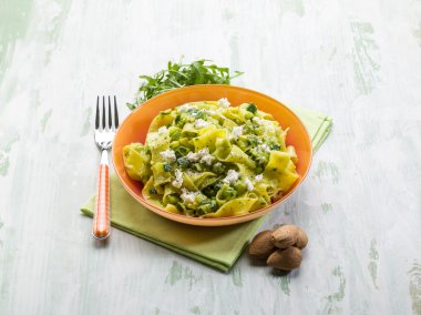 roka almons ve ricotta Tagliatelle