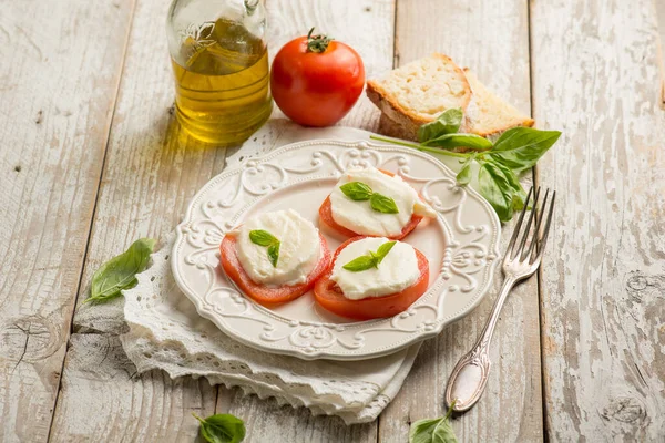 Caprese Tradizionale Ricetta Italiana Mozzarella Pomodoro — Foto Stock