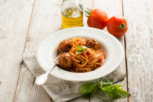 Espaguetis Con Albóndigas Salsa Tomate —  Fotos de Stock